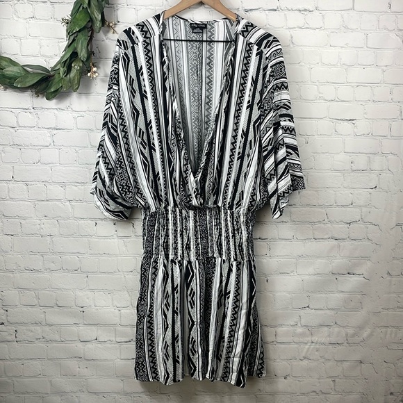 CITY CHIC Under the Sun Geo Print Black and White Dress size 16 - Picture 2 of 7
